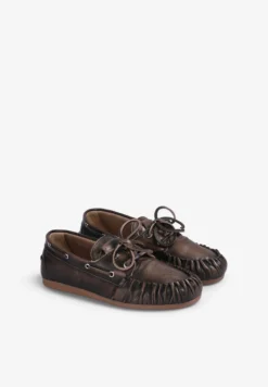 ALOHAS | MOCASINES DE CUERO CEPILLADO ROWAN