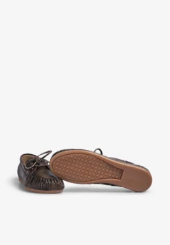 ALOHAS | MOCASINES DE CUERO CEPILLADO ROWAN