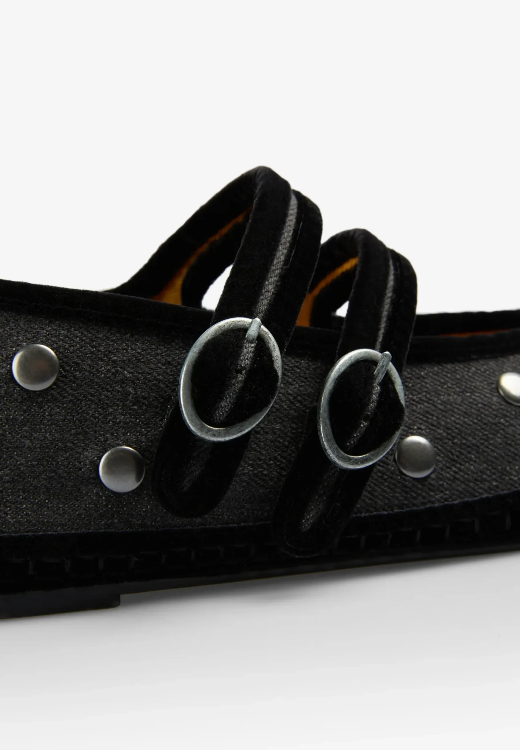 BAILARINAS STUDS DOBLE HEBILLA