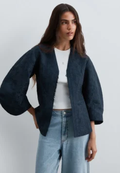 BLAZER JACQUARD MANGAS CON VOLUMEN
