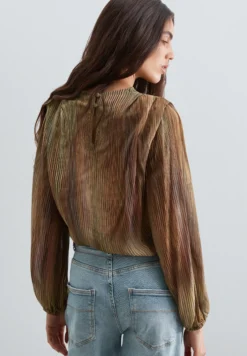 BLUSA PLISADA MULTICOLOR