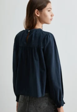 BLUSA ROMÁNTICA BORDADOS