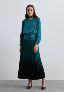 BLUSA SATINADA CUT OUT