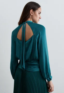 BLUSA SATINADA CUT OUT