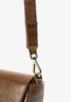 BOLSO BANDOLERA PIEL RELIEVE