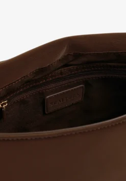 BOLSO DE HOMBRO CON CADENA