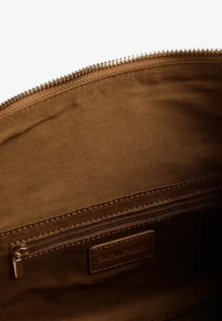 BOLSO DE HOMBRO MEDIANO TACHAS