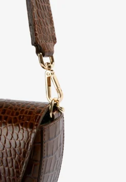 BOLSO DE PIEL GRABADO COCODRILO