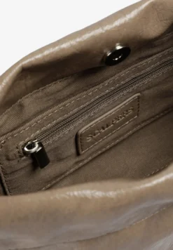 BOLSO EFECTO PIEL CON CIERRE FRUNCIDO