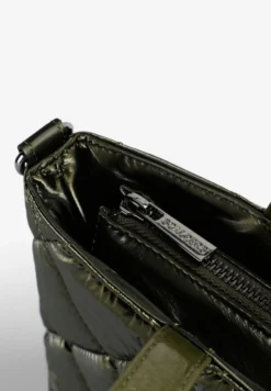 BOLSO MEDIANO ACOLCHADO DE NYLON