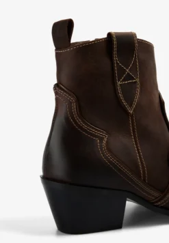 BOTAS BAJAS COWBOY PIEL