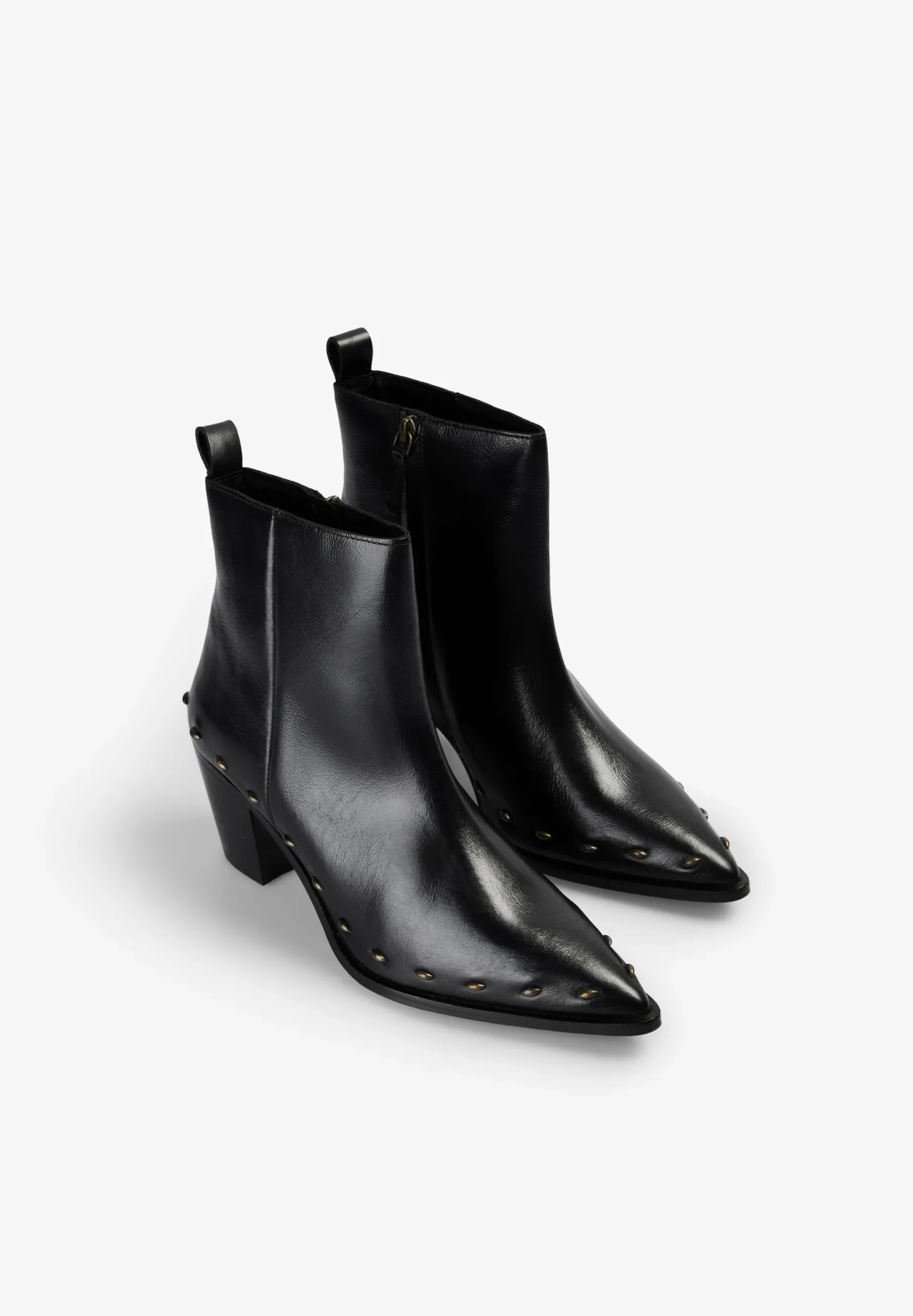 BOTAS TACÓN TACHUELAS