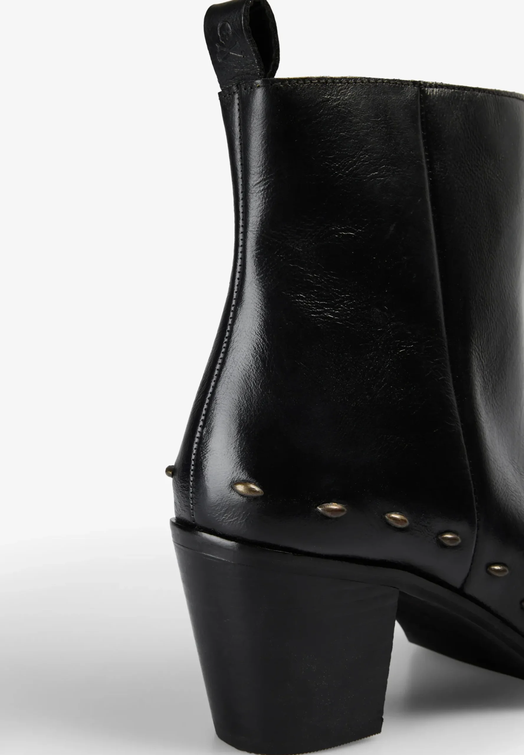 BOTAS TACÓN TACHUELAS