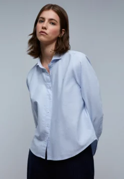 CAMISA CLÁSICA BORDADO PECHO