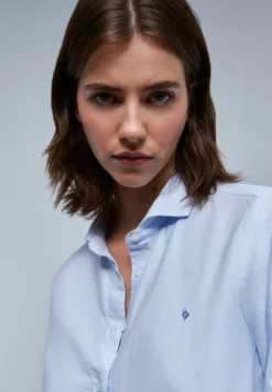 CAMISA CLÁSICA BORDADO PECHO