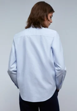 CAMISA CLÁSICA BORDADO PECHO