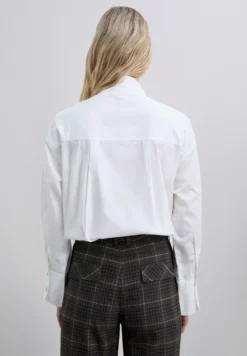 CAMISA DETALLE LAZO