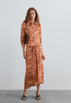 CAMISA ESTAMPADO ANIMAL PRINT