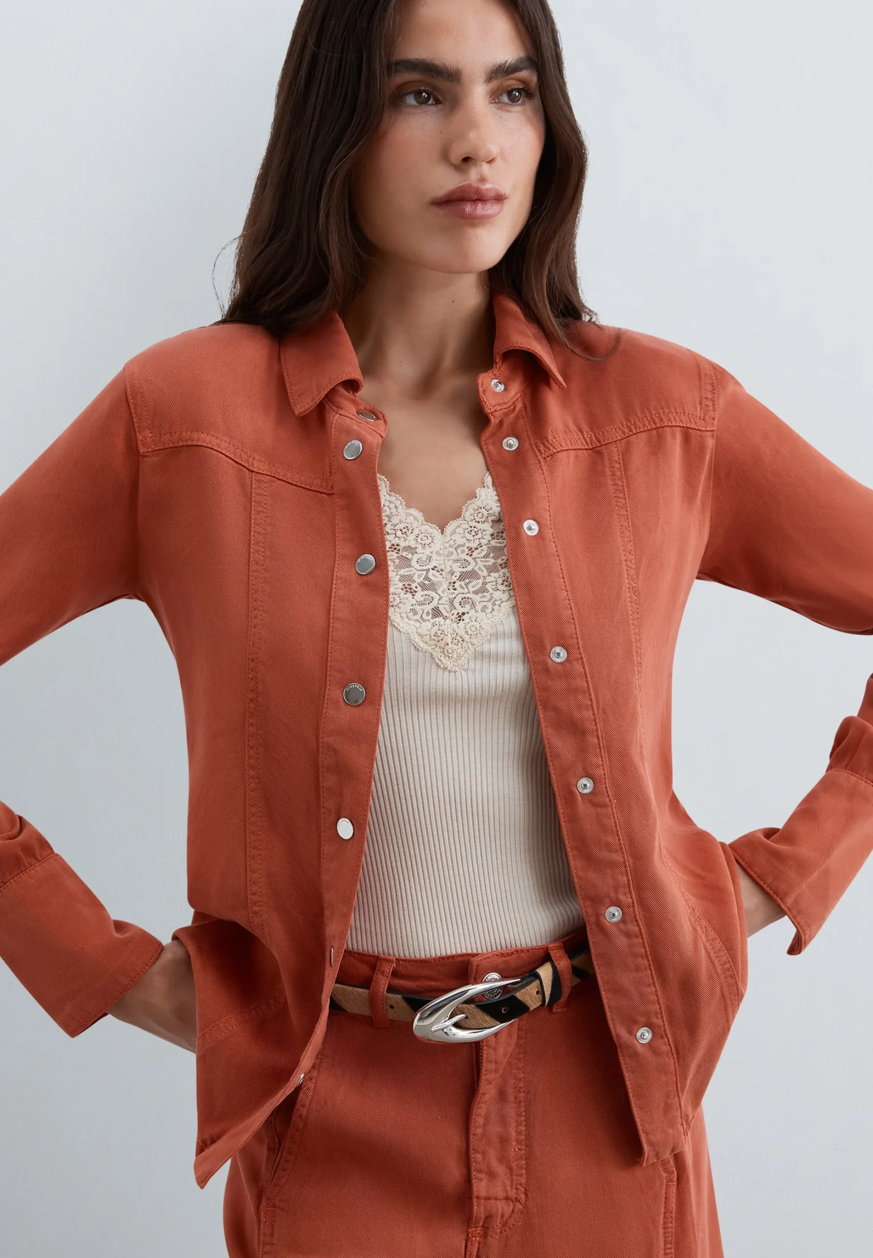CAMISA FLUIDA DE LYOCELL