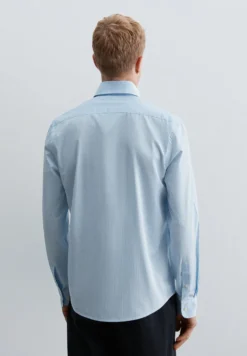 CAMISA MICROCUADRO CUELLO CUTAWAY