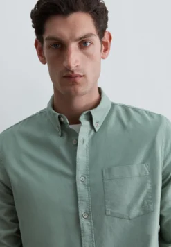 CAMISA OXFORD CON BOLSILLO