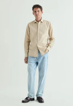 CAMISA REGULAR FIT BORDADA
