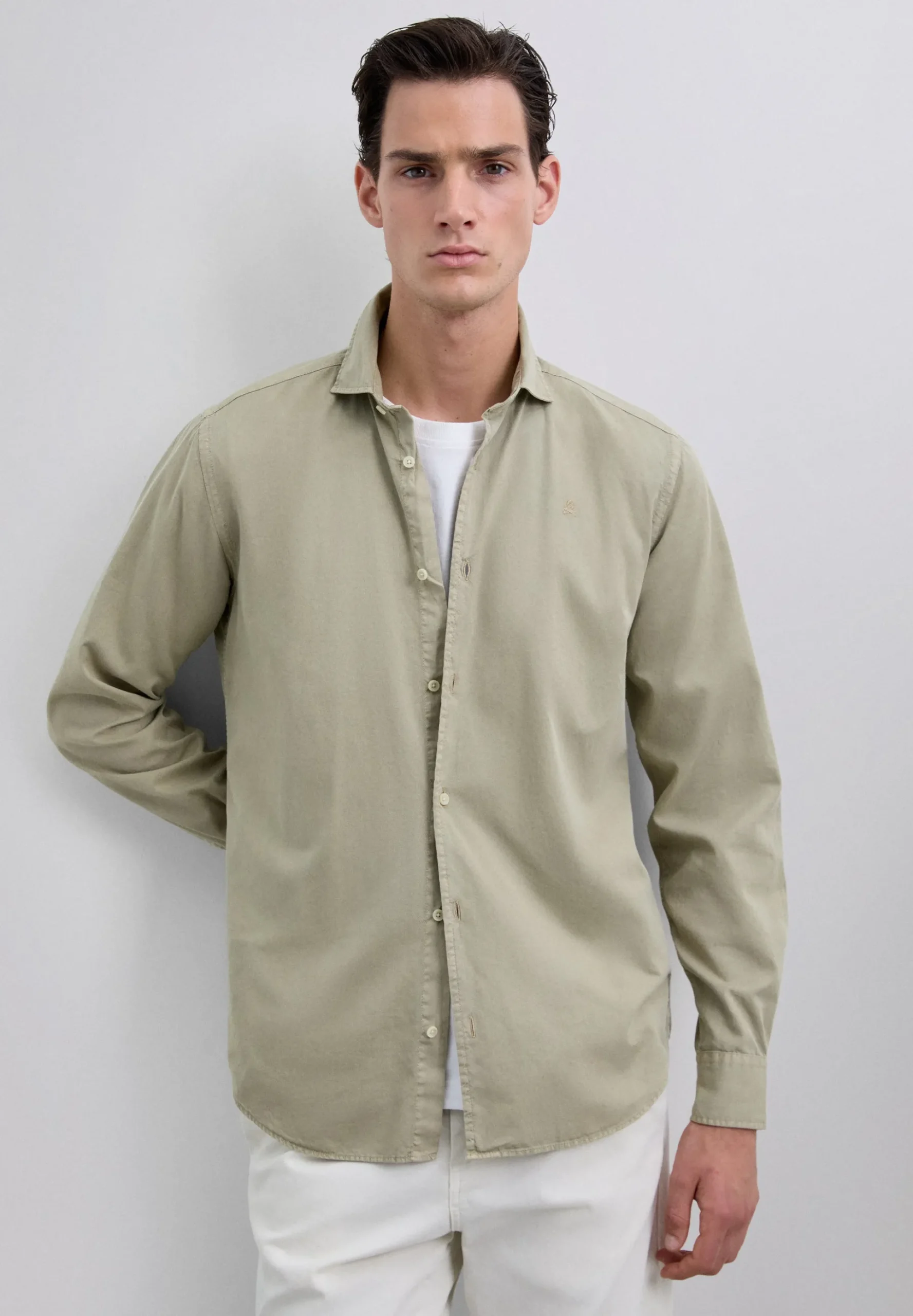 CAMISA REGULAR FIT BORDADA