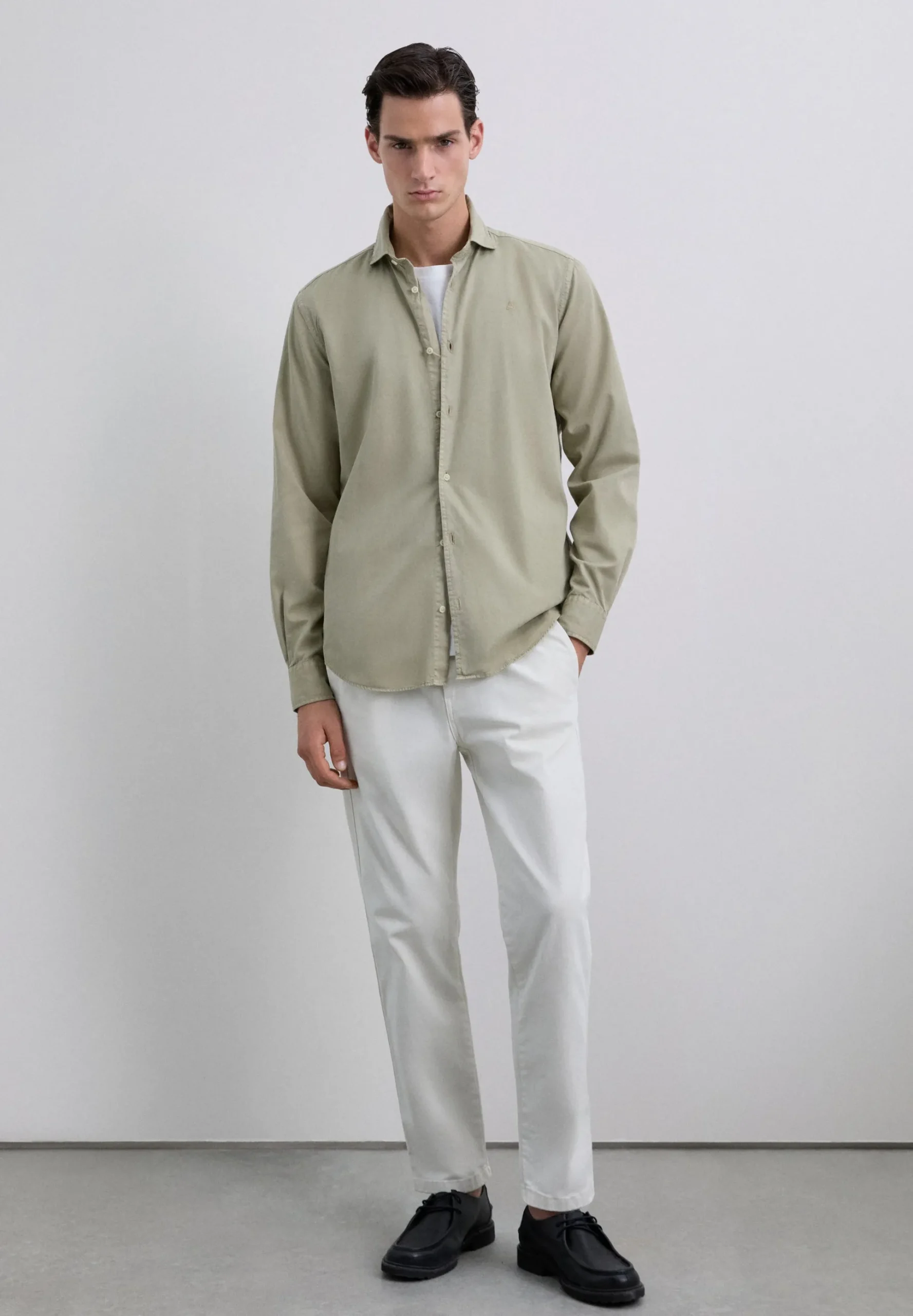 CAMISA REGULAR FIT BORDADA