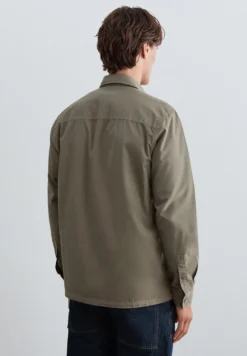 CAMISA RELAXED FIT BOLSILLOS