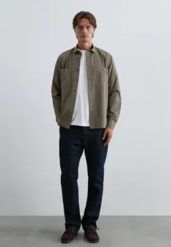 CAMISA RELAXED FIT BOLSILLOS