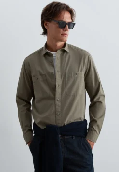 CAMISA RELAXED FIT BOLSILLOS