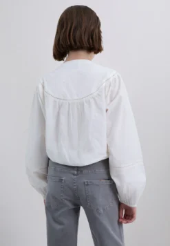 CAMISA ROMÁNTICA BORDADOS