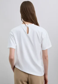 CAMISETA ASIMÉTRICA CUELLO REDONDO