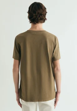CAMISETA BORDADA REGULAR FIT