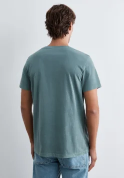 CAMISETA CALAVERA BORDADA A TONO