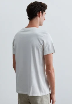 CAMISETA CALAVERA BORDADA A TONO
