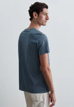 CAMISETA CALAVERA BORDADA A TONO