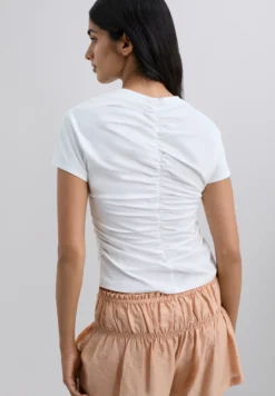 CAMISETA DETALLE FRUNCE