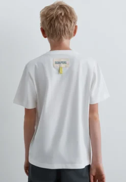 CAMISETA ESTAMPADA DETALLE TRASERO