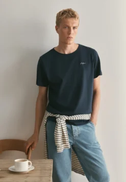 CAMISETA MANGA CORTA LOGO BORDADO