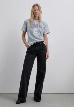 CAMISETA NUDO TRASERO