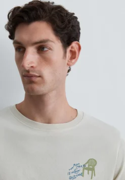 CAMISETA REGULAR FIT PRINT CONTRASTE