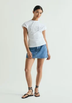 CAMISETA STRASS NUDO TRASERO
