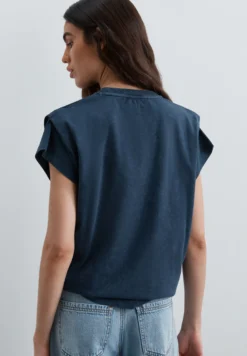 CAMISETA STUDS LOGO PARCHE