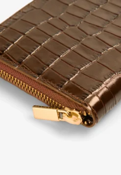 CARTERA PIEL RELIEVE
