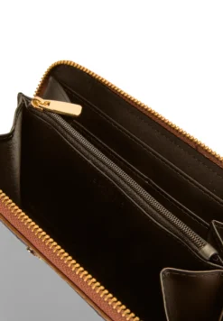 CARTERA PIEL RELIEVE