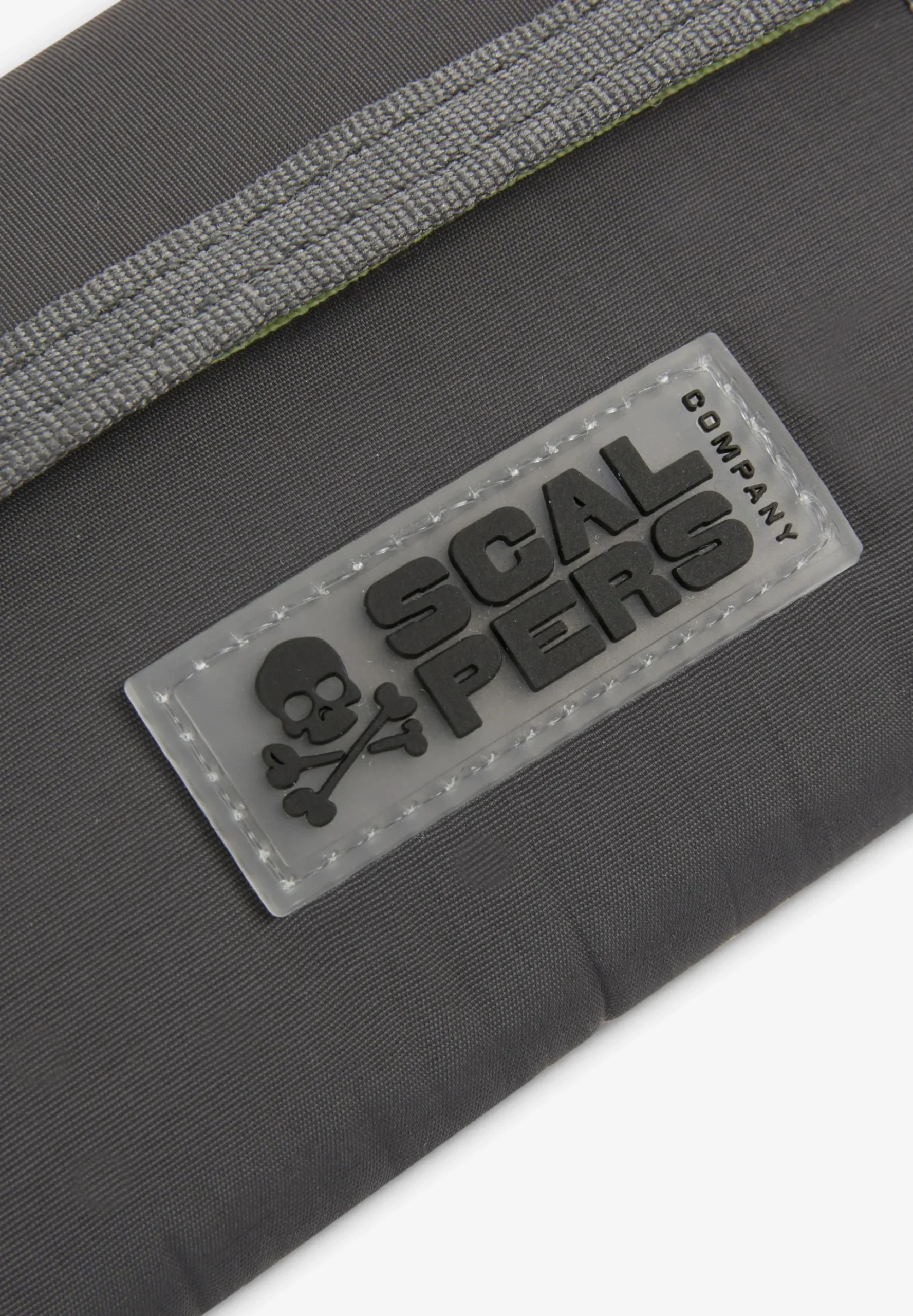 CARTERA PLEGABLE CON CREMALLERA