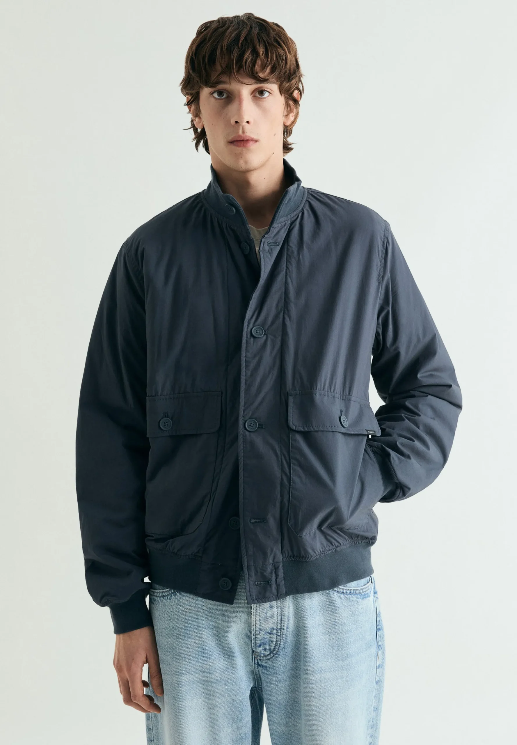 CHAQUETA ABOTONADA BOLSILLOS