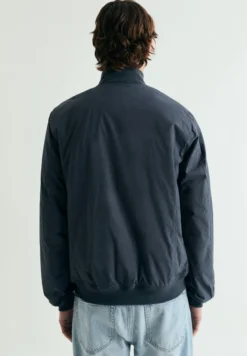 CHAQUETA ABOTONADA BOLSILLOS