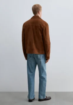 CHAQUETA ANTE BOLSILLOS